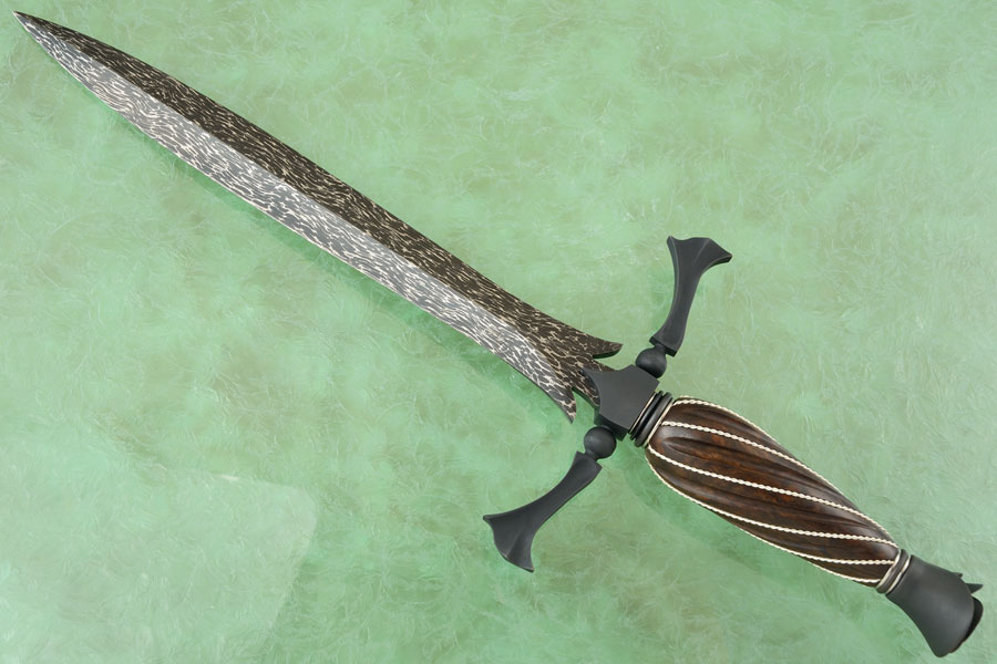 Damascus Tyrant Ant Dagger with Fluted Rooibos