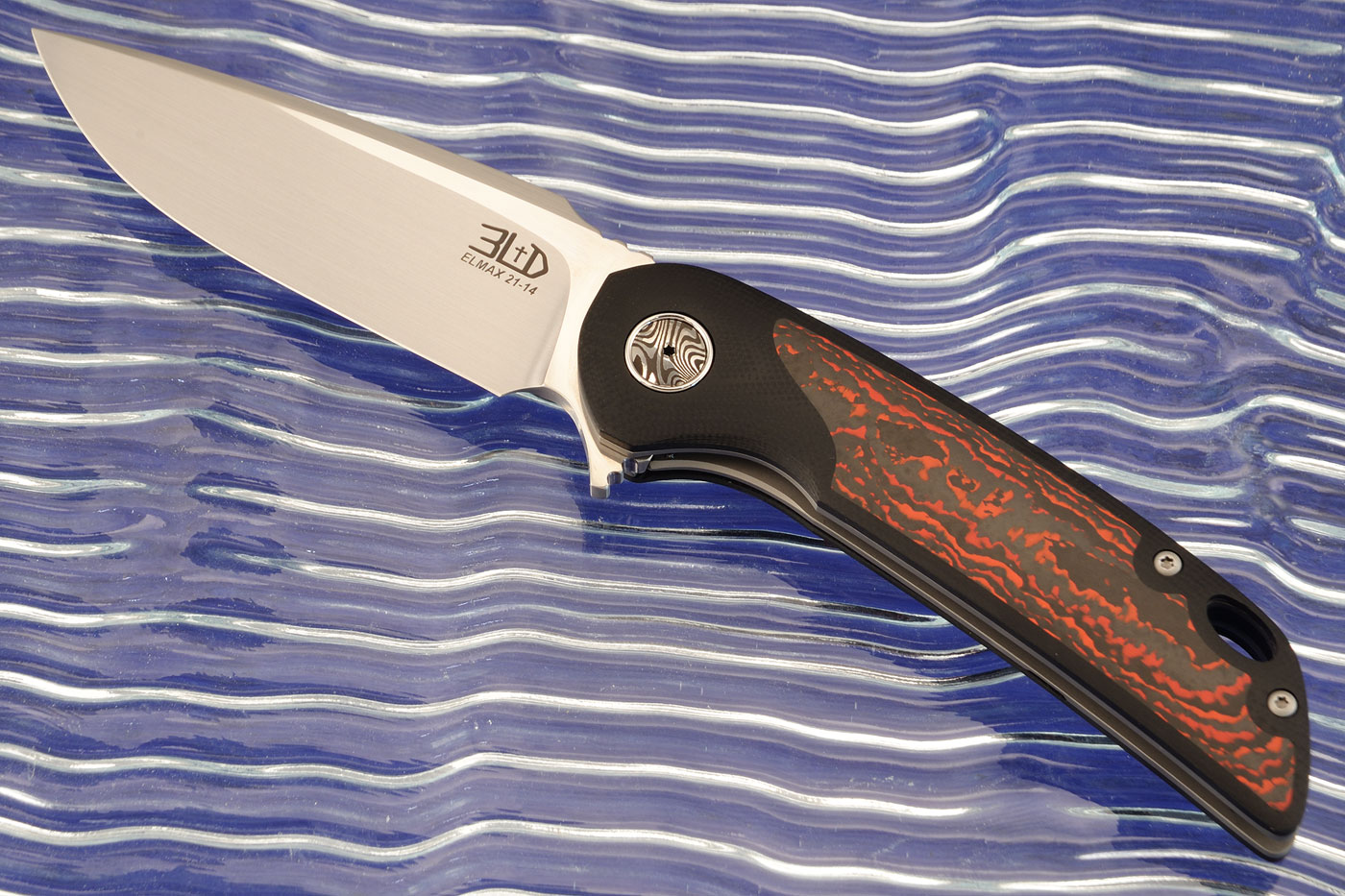 W5 Flipper with Black G-10 and Lava Flow FatCarbon - ELMAX (Ceramic Bearings)