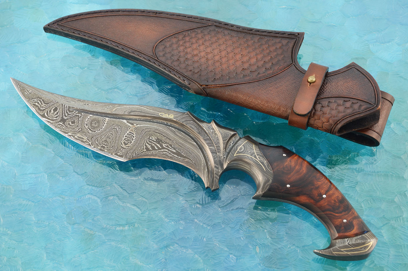 Integral Damascus Patagonia Fighter with Ironwood and Gold