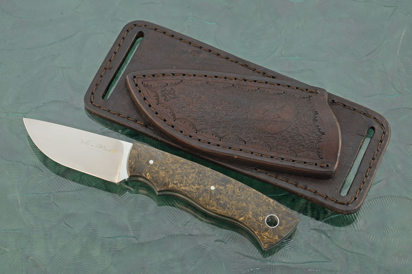 Field Ant Skinner with Gold Dark Matter FatCarbon - M390