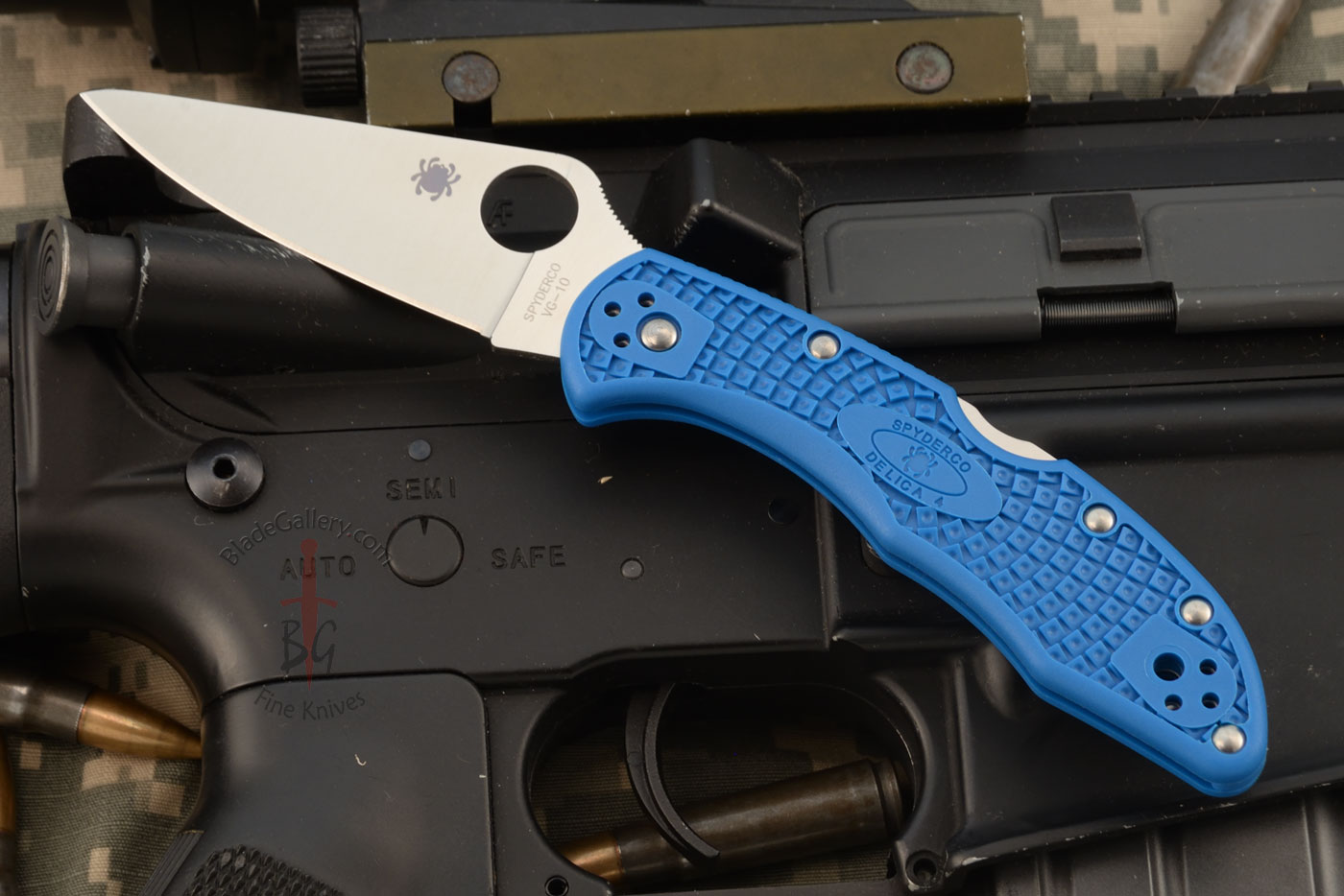Delica 4 Lightweight with Blue FRN and VG-10 (C11FPBL)