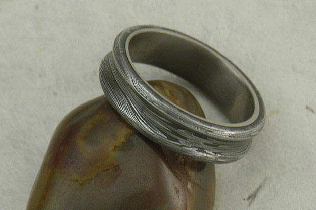 Damascus Ring with Titanium Lining (US Size 11)