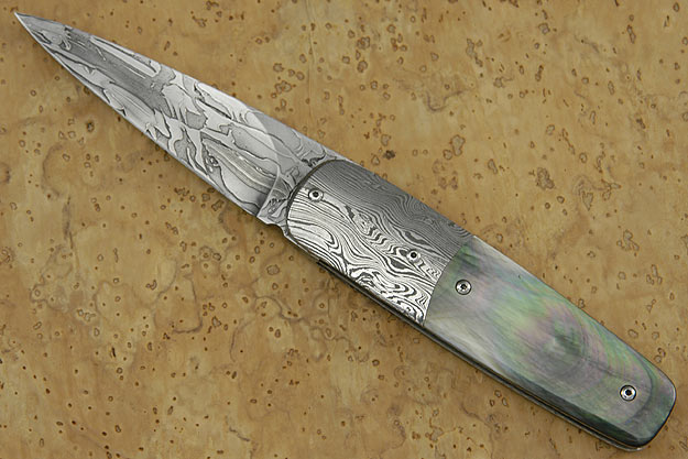 Black Lip Spear Folder
