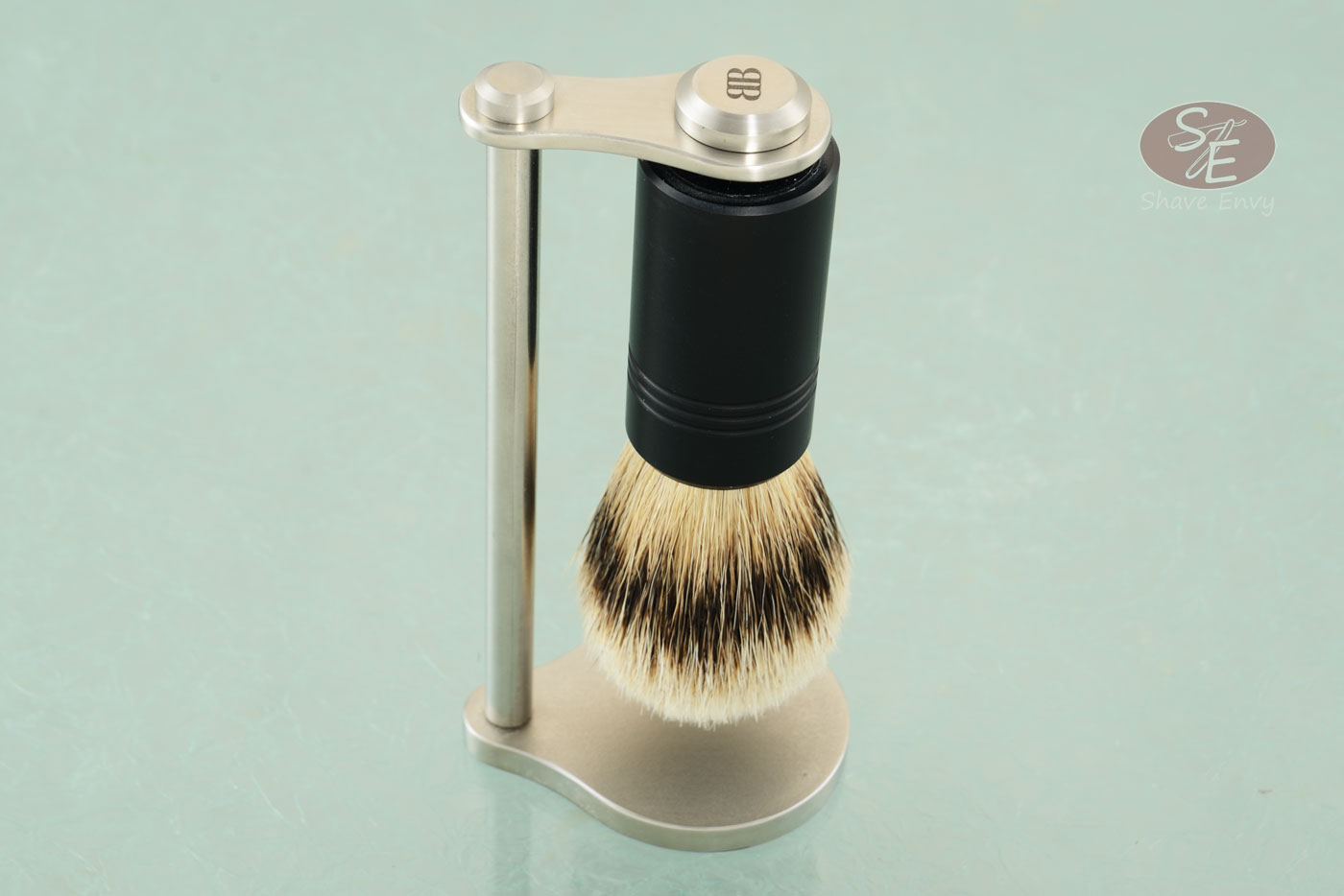 Silvertip Shaving Brush with Magnetic Stand - Black Aluminum